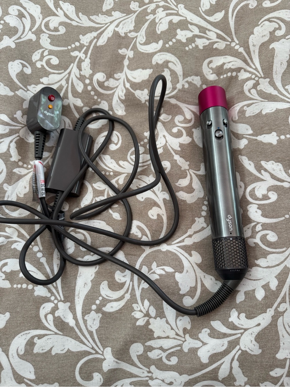 Dyson gray/pink Hair Dryer/Styling Wand, Accessories & Case - Picture 2 of 6